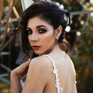 Meet your Posher, Yesenia